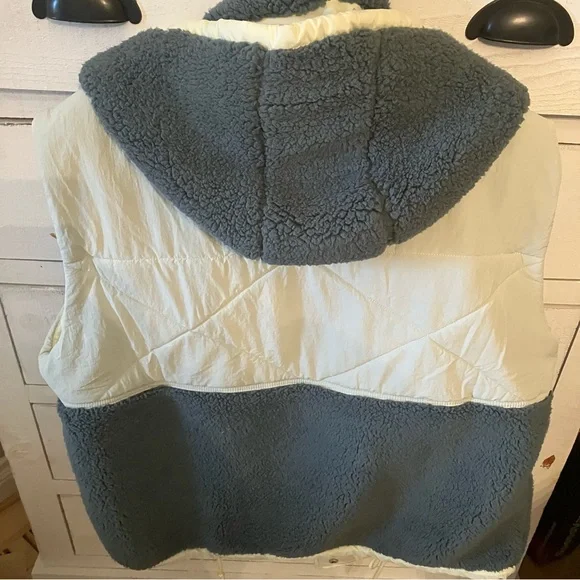 Free People Adventure Awaits fleece hooded vest - Picture 6 of 12
